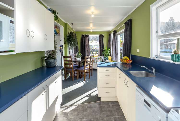 9 Skipage Grove Featherston_18