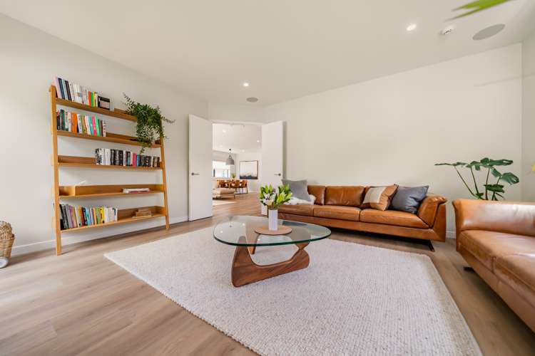 8 Ramarama Lane Crofton Downs_21