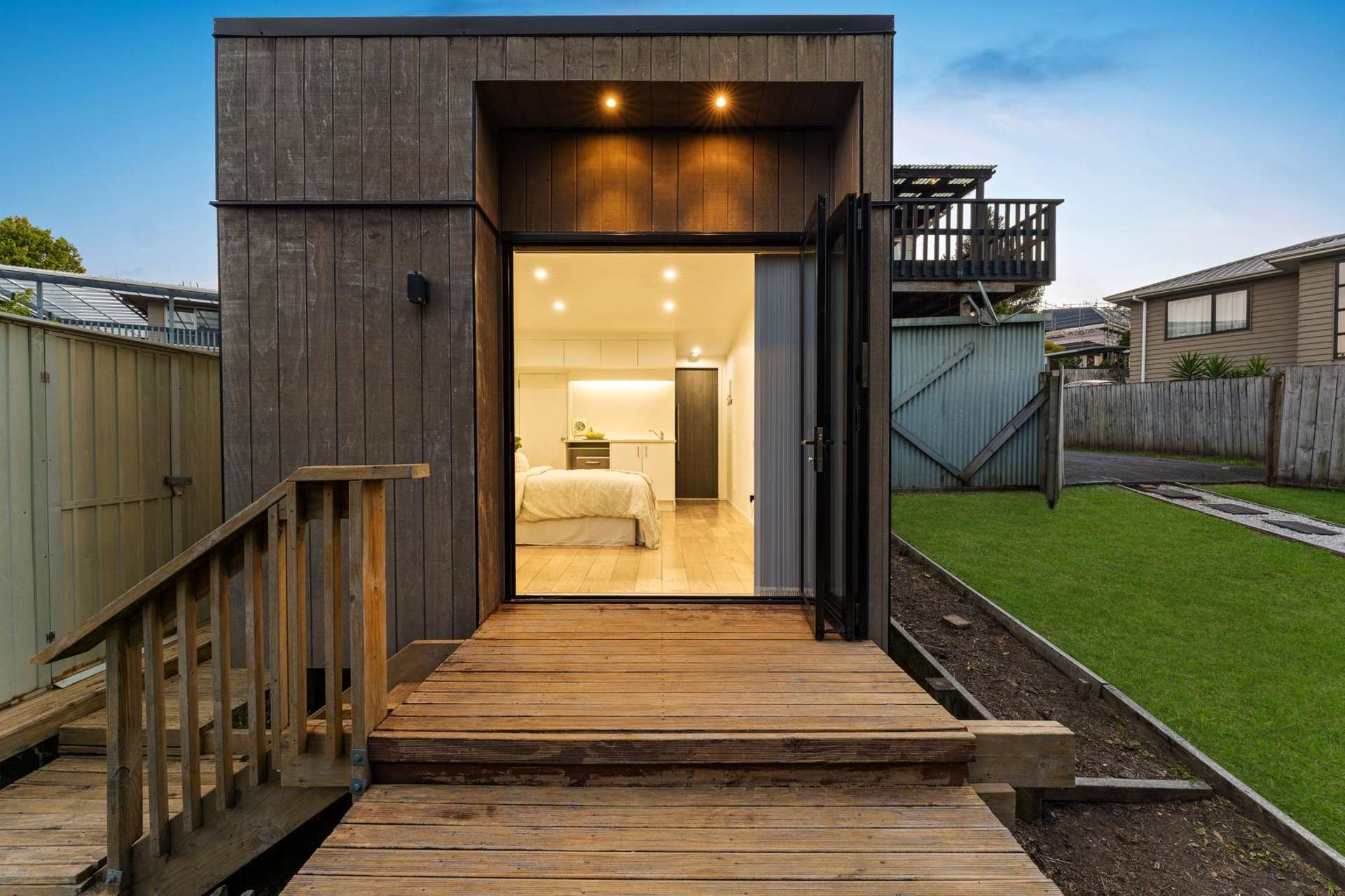 2/20 Celeste Place Totara Vale_0