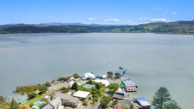 4 Russell Esplanade Rawene_26