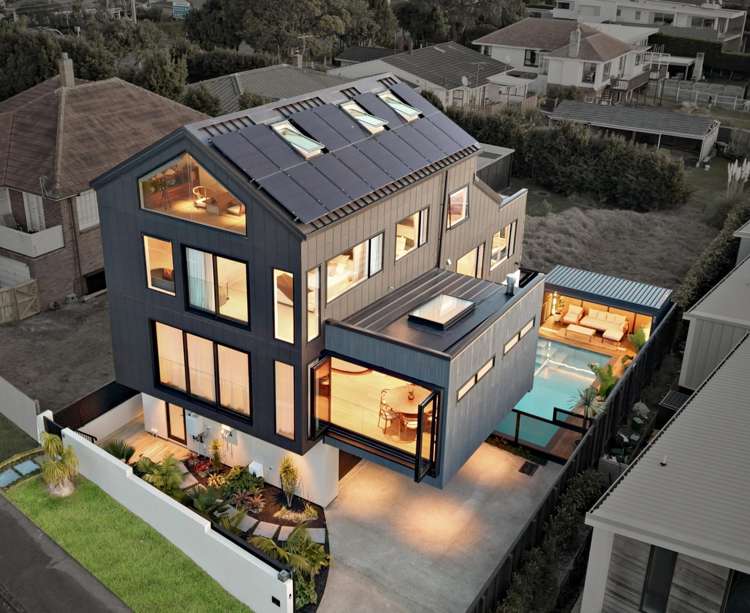 2 Glen Atkinson Street_0