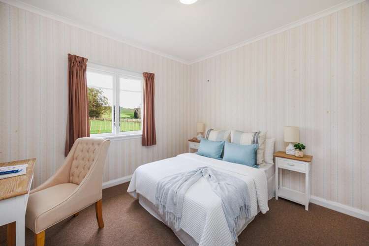 112 James Road Halcombe_14