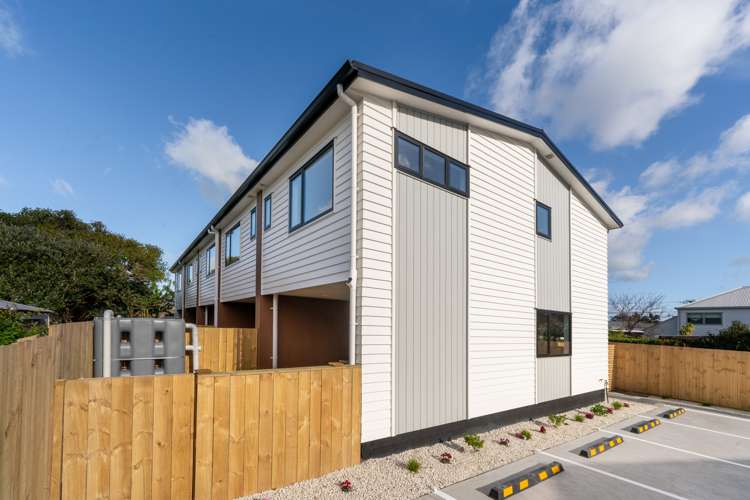 3/3 Royal View Road Te Atatu South_14