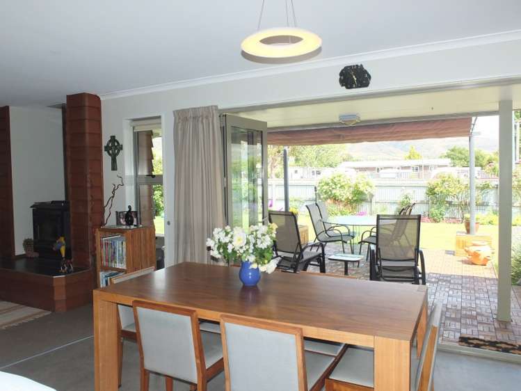 14 Coronet Place Otematata_11