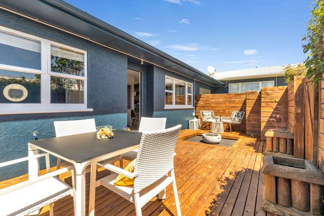 Parkside Position with City Convenience