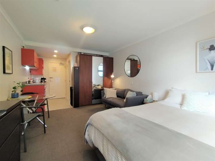 207/5 Aitken Street Thorndon_2