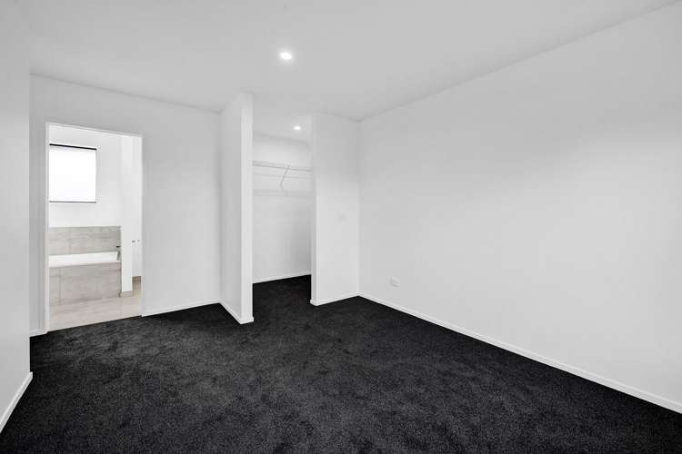 120 Seaview Road Westown_17