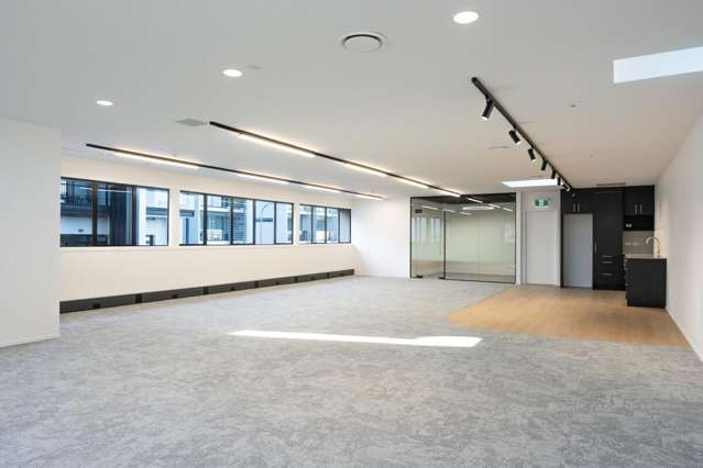 Quality Refurbished Office Suite