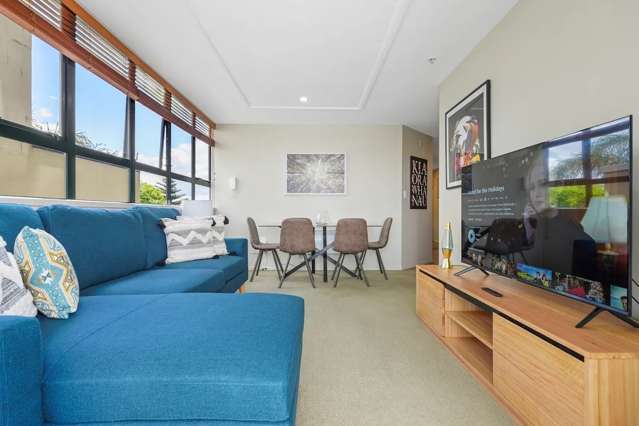 Central, 2 Bedroom, Fully Furnished, Carpark