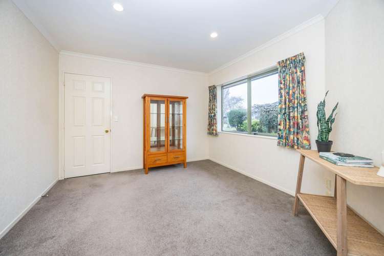 12 Fairburn Place Leamington_12