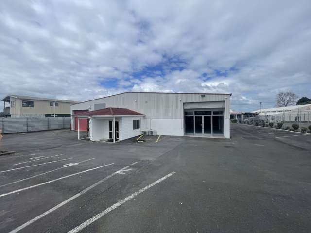 For lease – refurbished 368sqm industrial unit