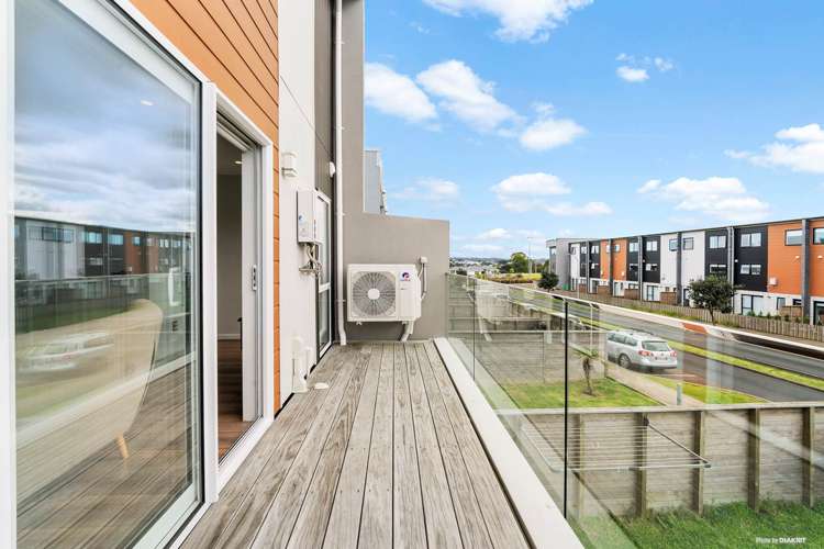 87 Bordeaux Parade Te Atatu South_15