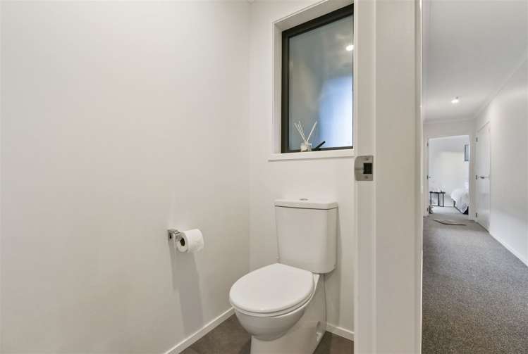 8 Probert Crescent Chartwell_18