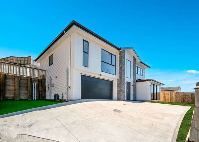 New Dual-Living Home with Mountain Views