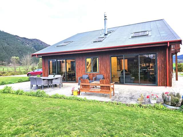 Elevated architectural home on 5.8 Hectares