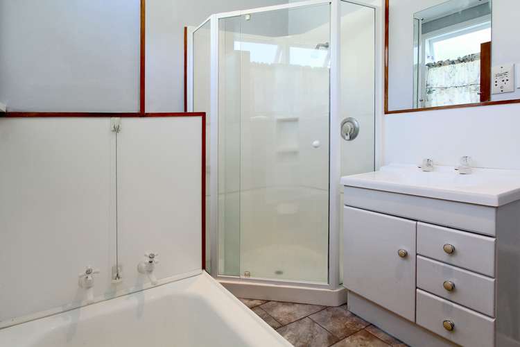 4 Rembrandt Avenue Tawa_12