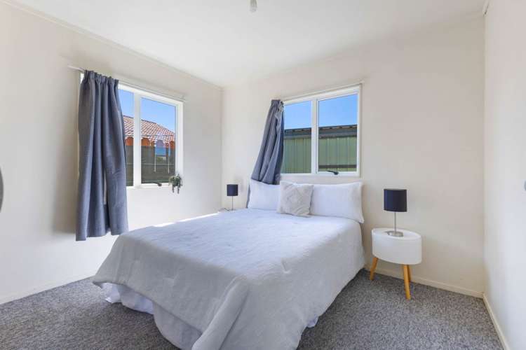 17 & 17A Heathridge Place Burswood_19