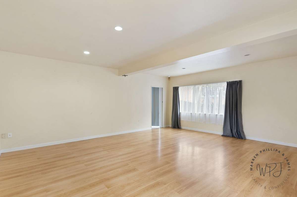 2/15 Rosehill Drive_1
