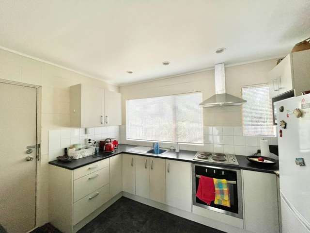 2/32 Stredwick Drive Torbay_1