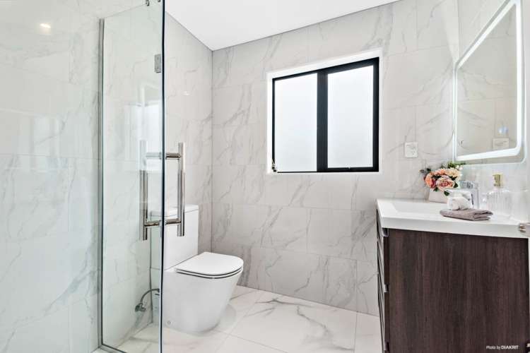 21 Coroglen Avenue Birkenhead_13