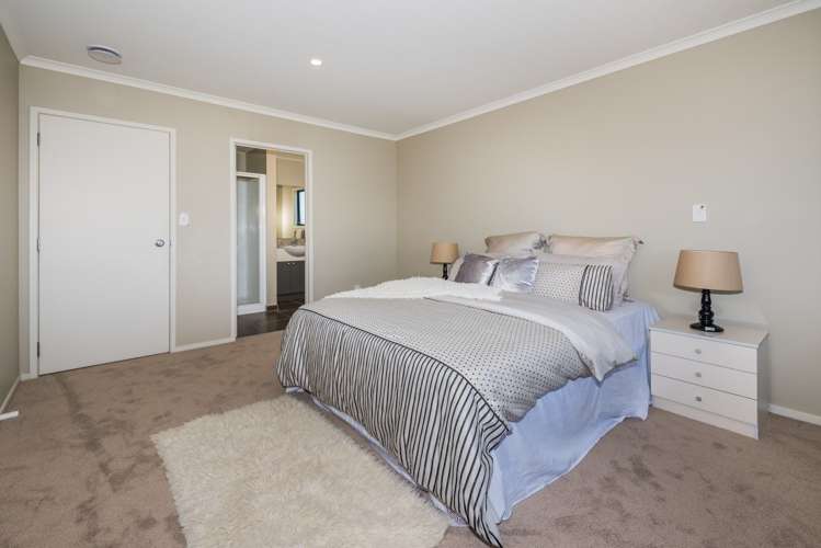 122 Fernhill Way Oteha_13