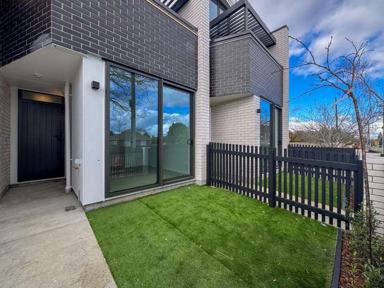 2/29 Wairau Avenue 10016_1