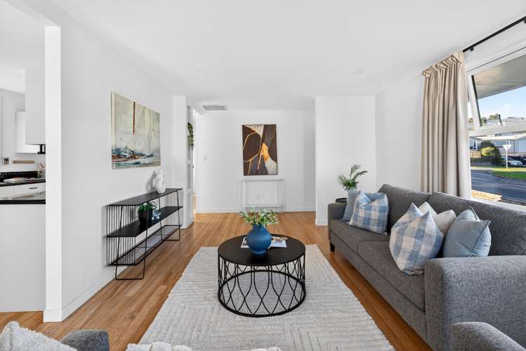 217 Dowse Drive Maungaraki_8