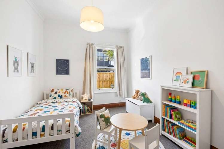 128 The Drive Epsom_4