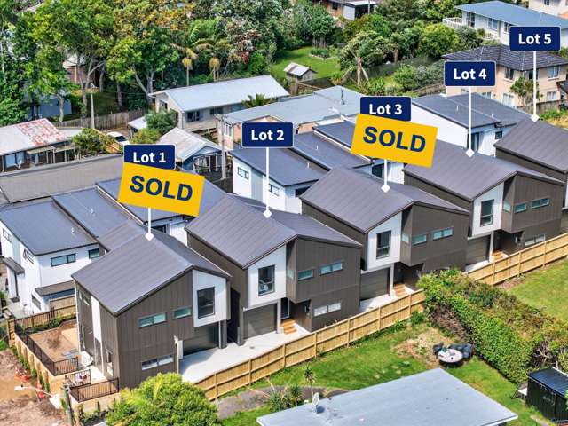 Brand New, Free-Standing – Must Be Sold!