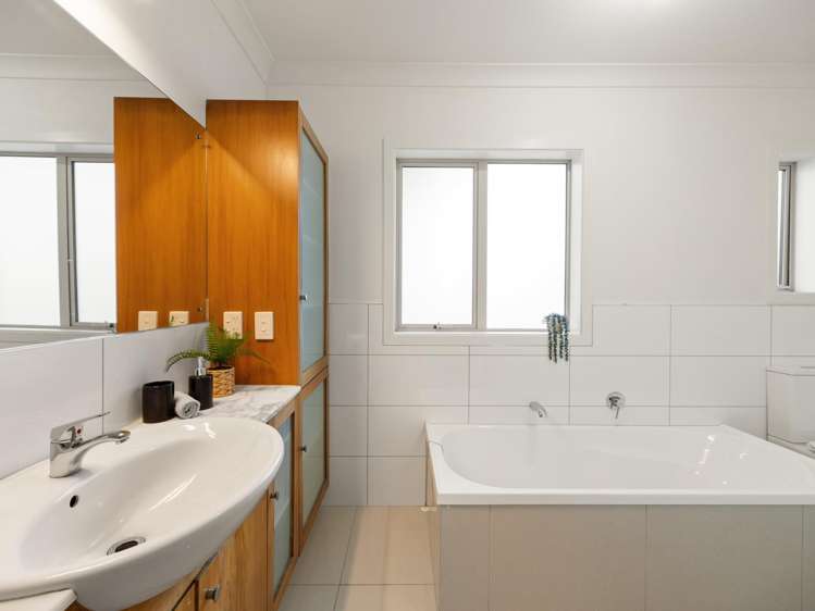 73 Cook Street Hamilton East_12