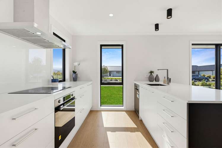 31 Whitehall Drive Springlands_6