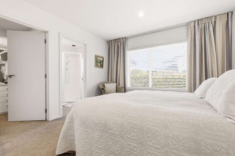 55 Chateau Crescent Rangatira Park_8