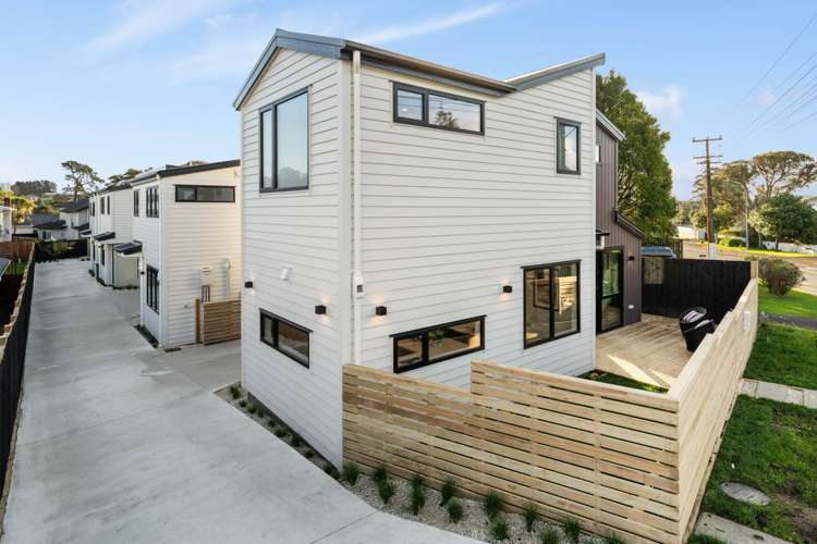 121C Vodanovich Road Te Atatu South_13