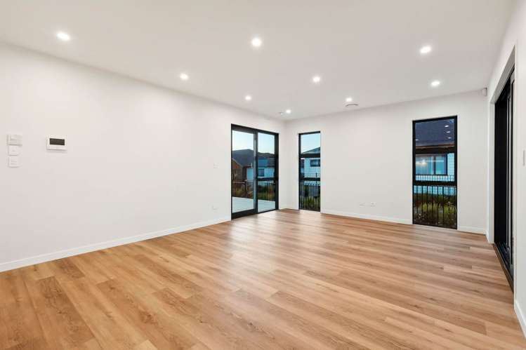 13 Tipu Crescent Wainui_12