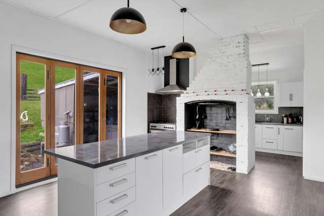 2 School Road Tiniroto_4