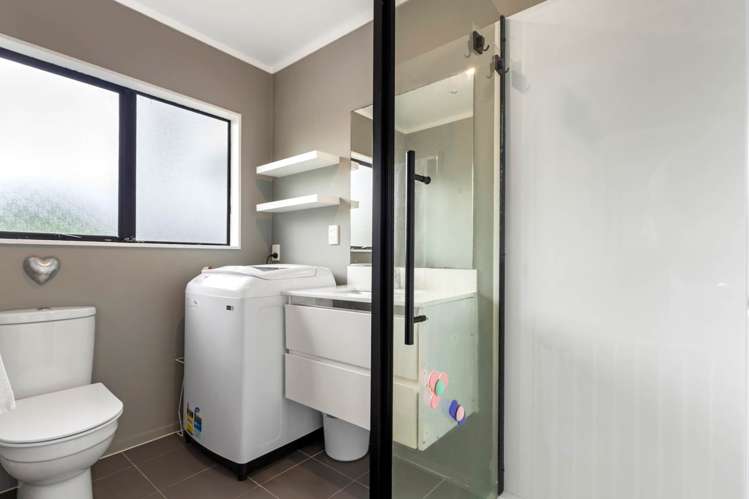 2/67 Cascades Road Pakuranga Heights_8