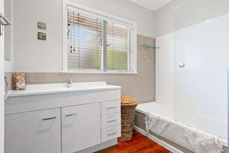 133 Glengarry Road Glen Eden_8