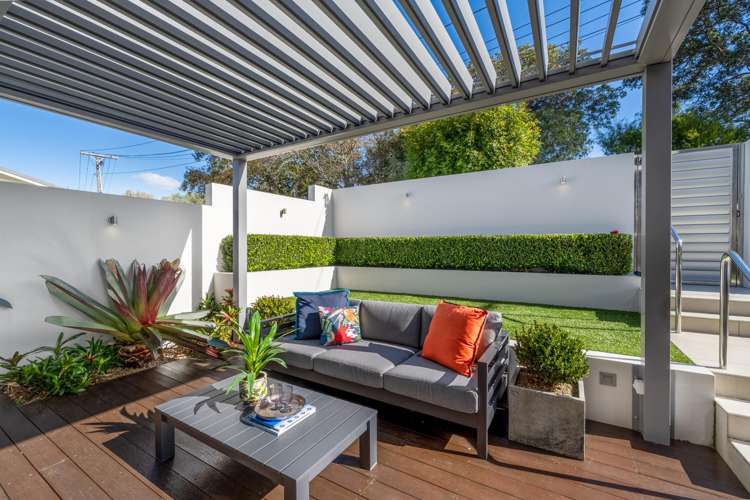 33 Luplau Crescent Cockle Bay_10