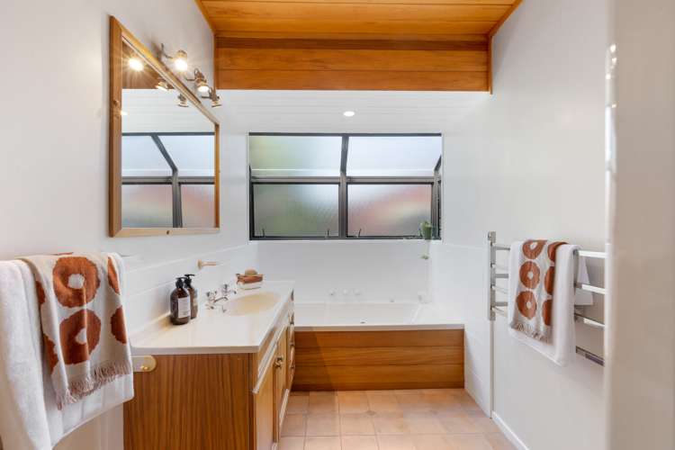 5 Crestview Place Browns Bay_22