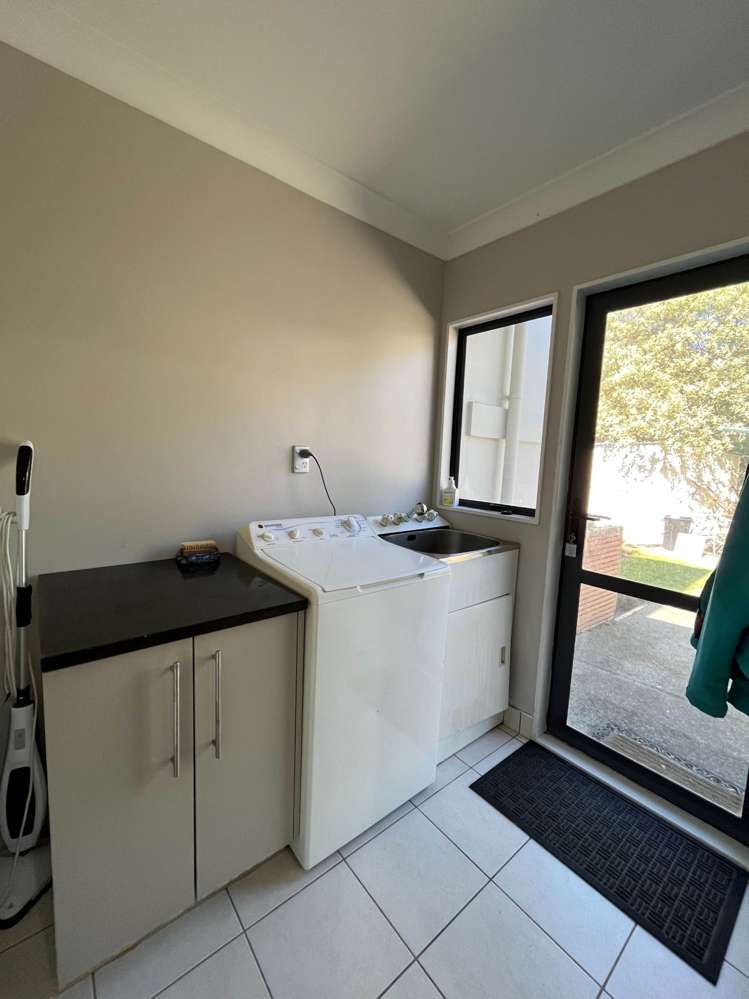 37 Roberta Crescent Orewa_18