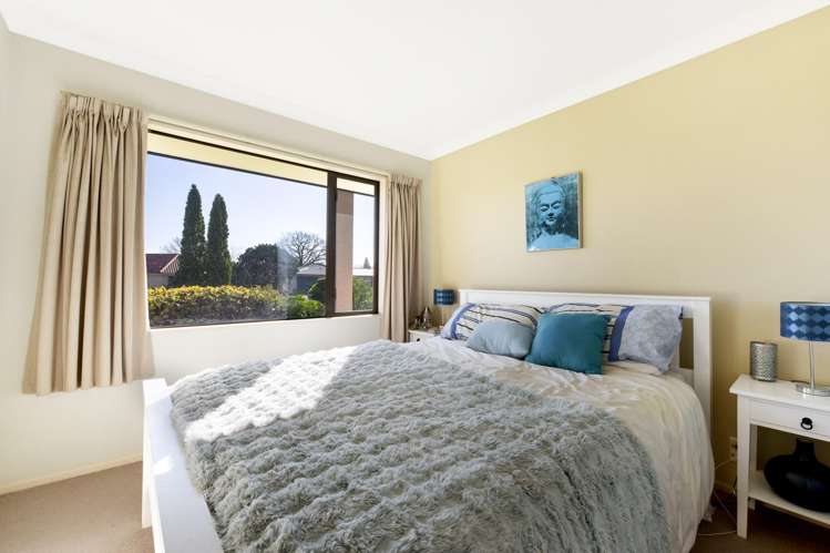 2 Strawberry Grove Richmond_13