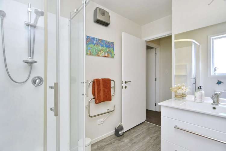 14 Shortland Street Wainoni_15