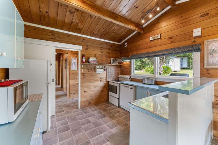 8 Earle Place Acacia Bay_6