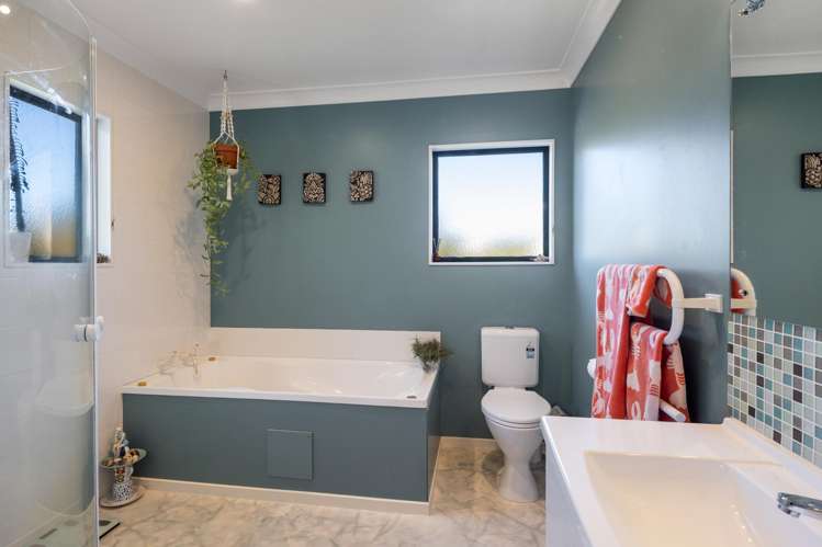 5 Ridley Green Churton Park_12