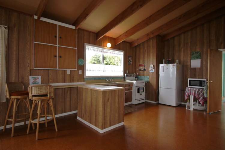 13 Sandy Bay Drive Mataikona_5