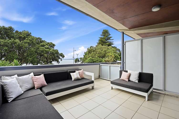 7/6 Beach Front Lane Browns Bay_7