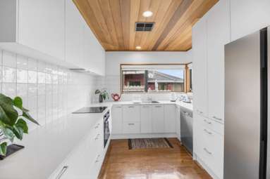 1/6 Basilton Close_3