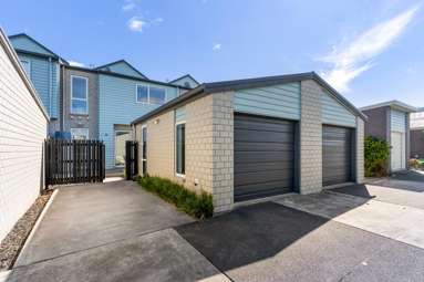 120 Squadron Drive_1