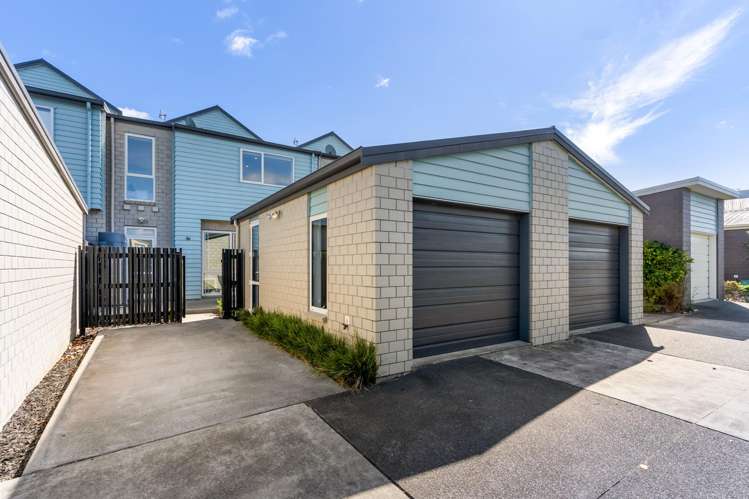 120 Squadron Drive_1