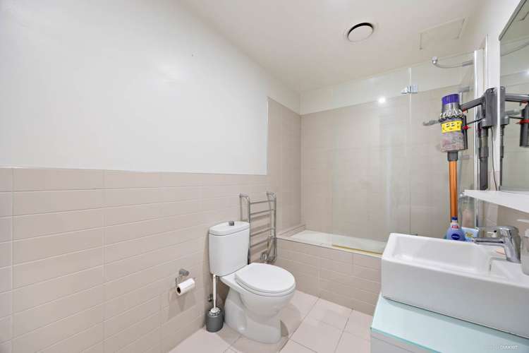 1308/18 Beach Road City Centre_7